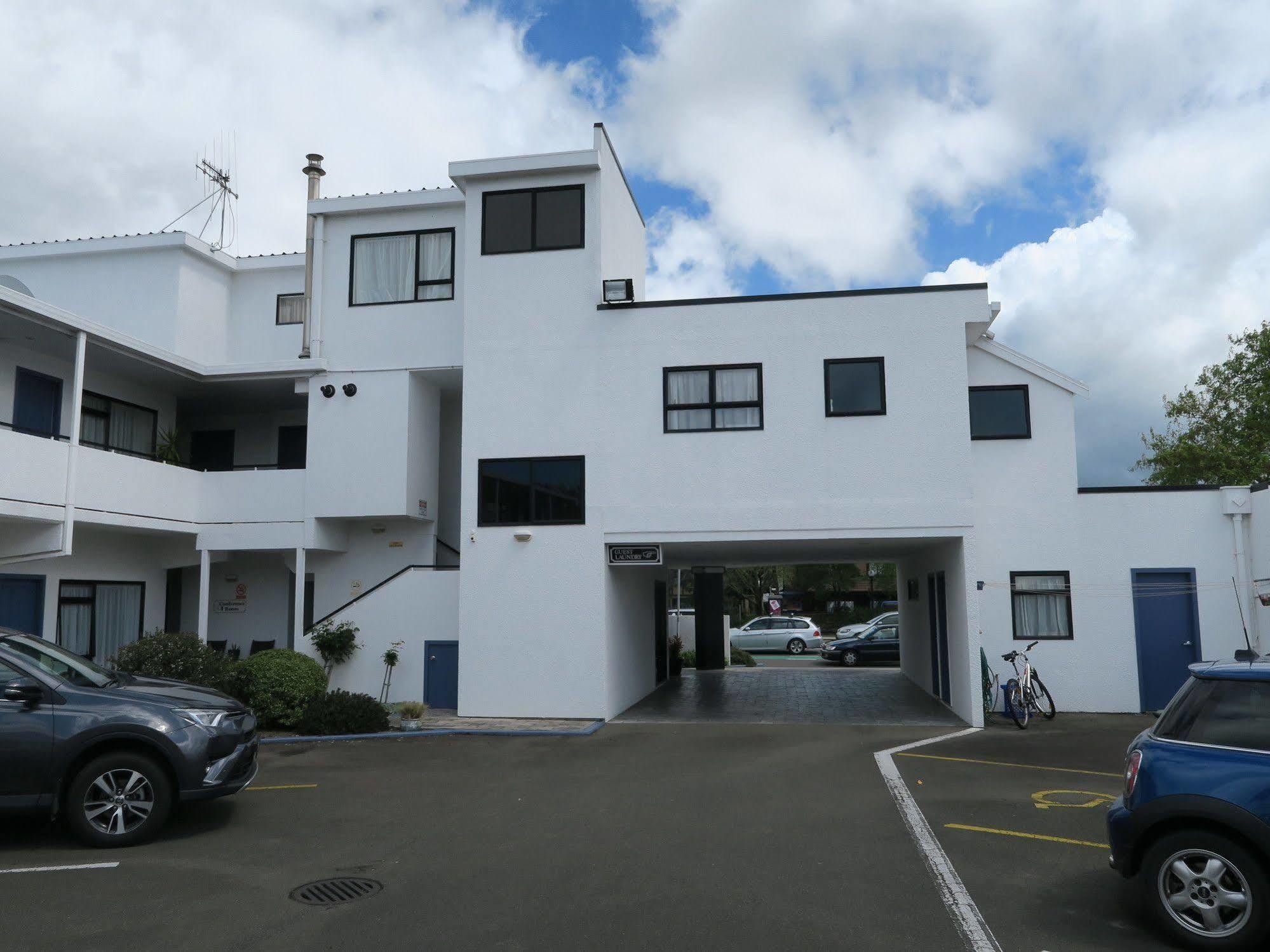 Shadzz Motel Palmerston North Exterior foto