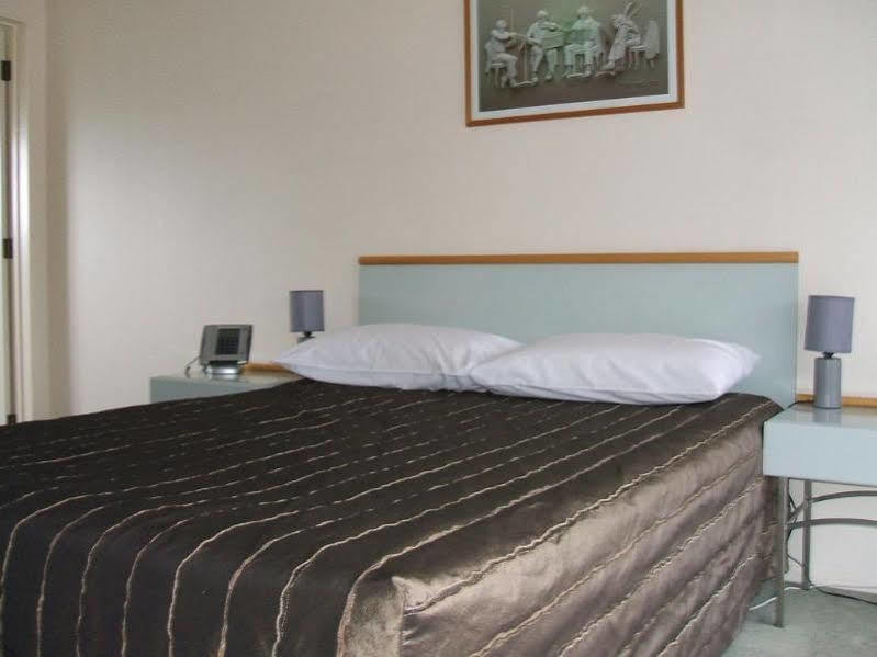 Shadzz Motel Palmerston North Exterior foto